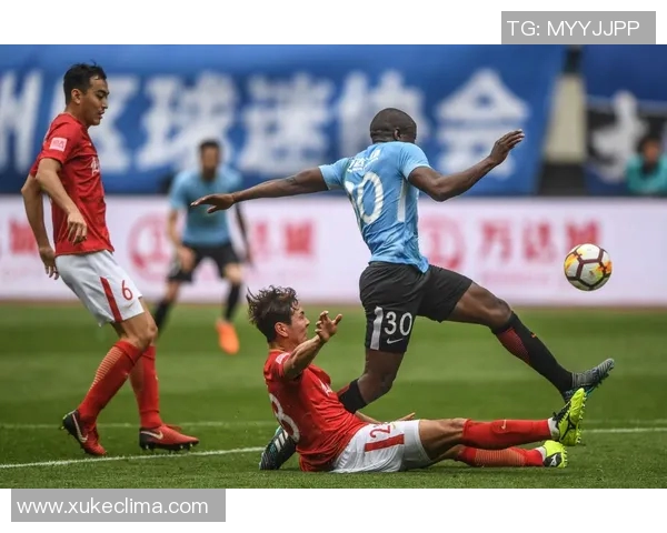 大连一方与广州恒大精彩对决全场录像回放及精彩瞬间分析